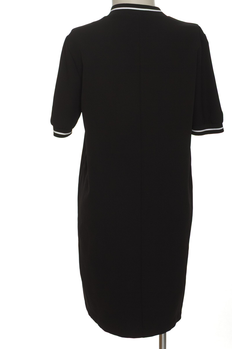 Vestido / Enterizo color Negro - Zara