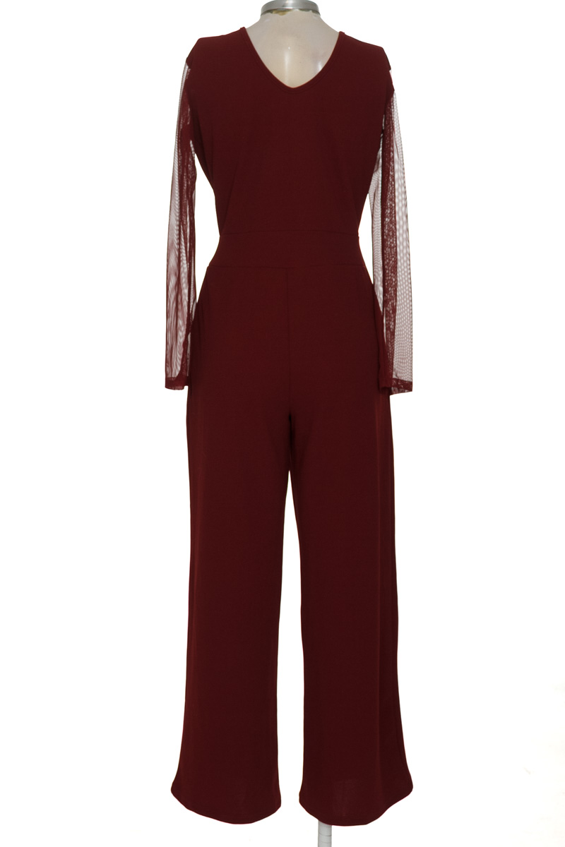 Vestido / Enterizo color Vinotinto - Closeando