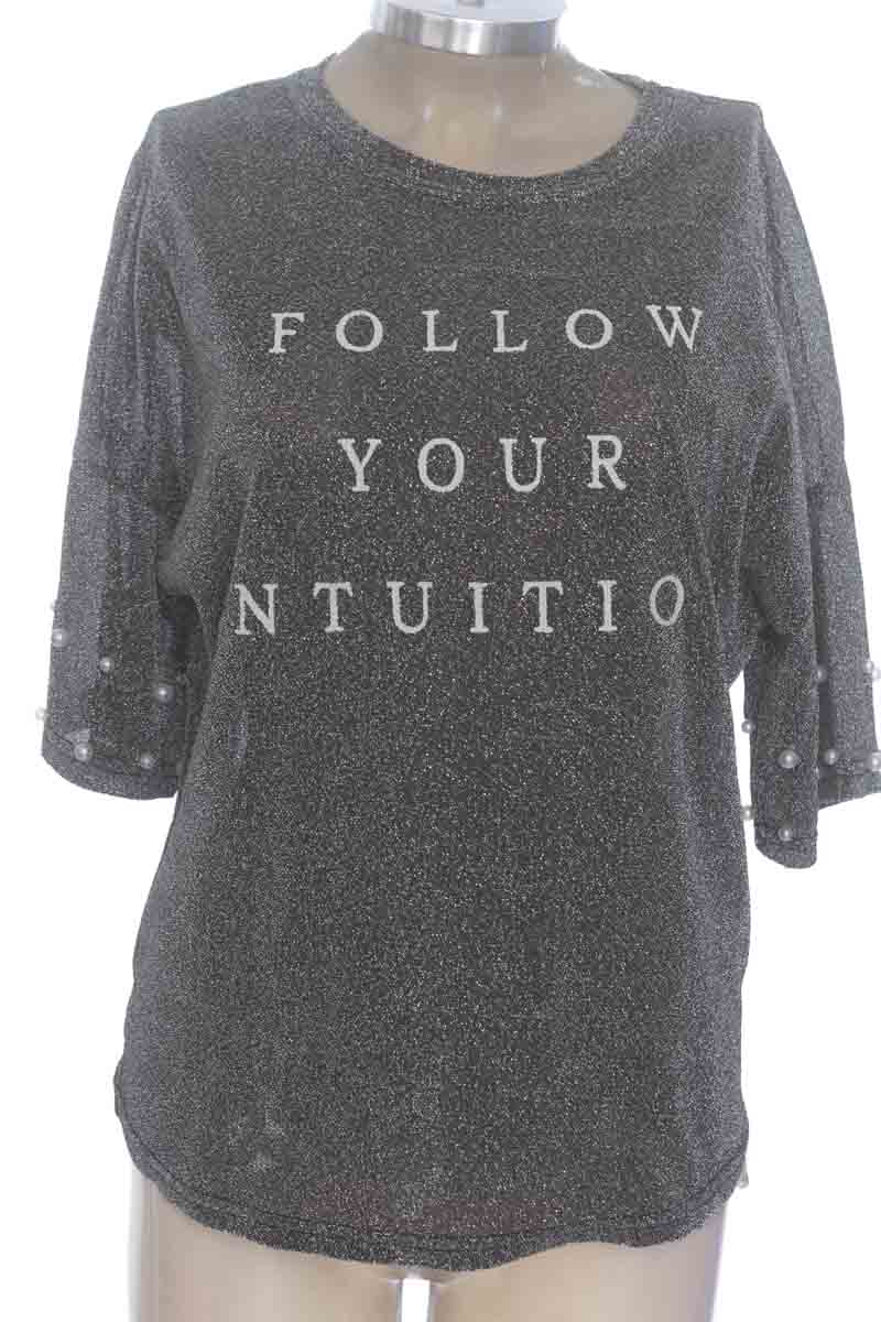 Top / Camiseta color Plateado - Shein
