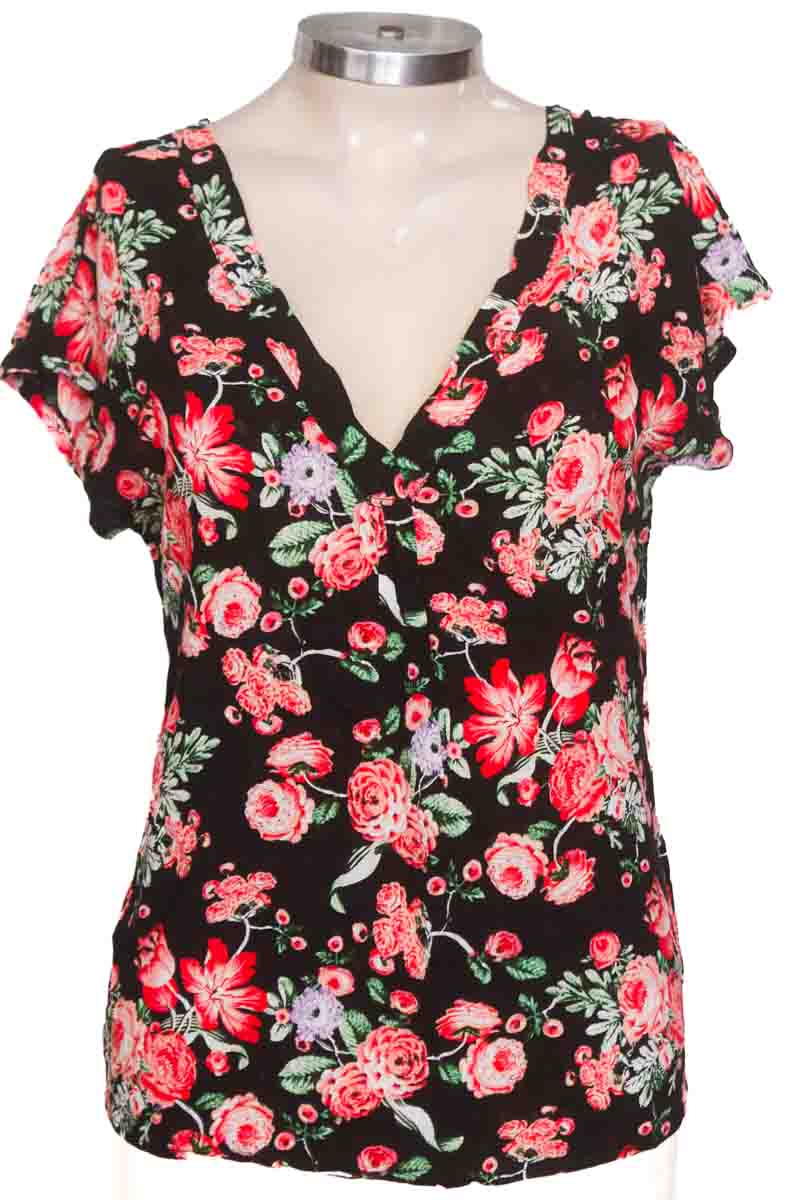 Top / Camiseta color Negro - RAGGED