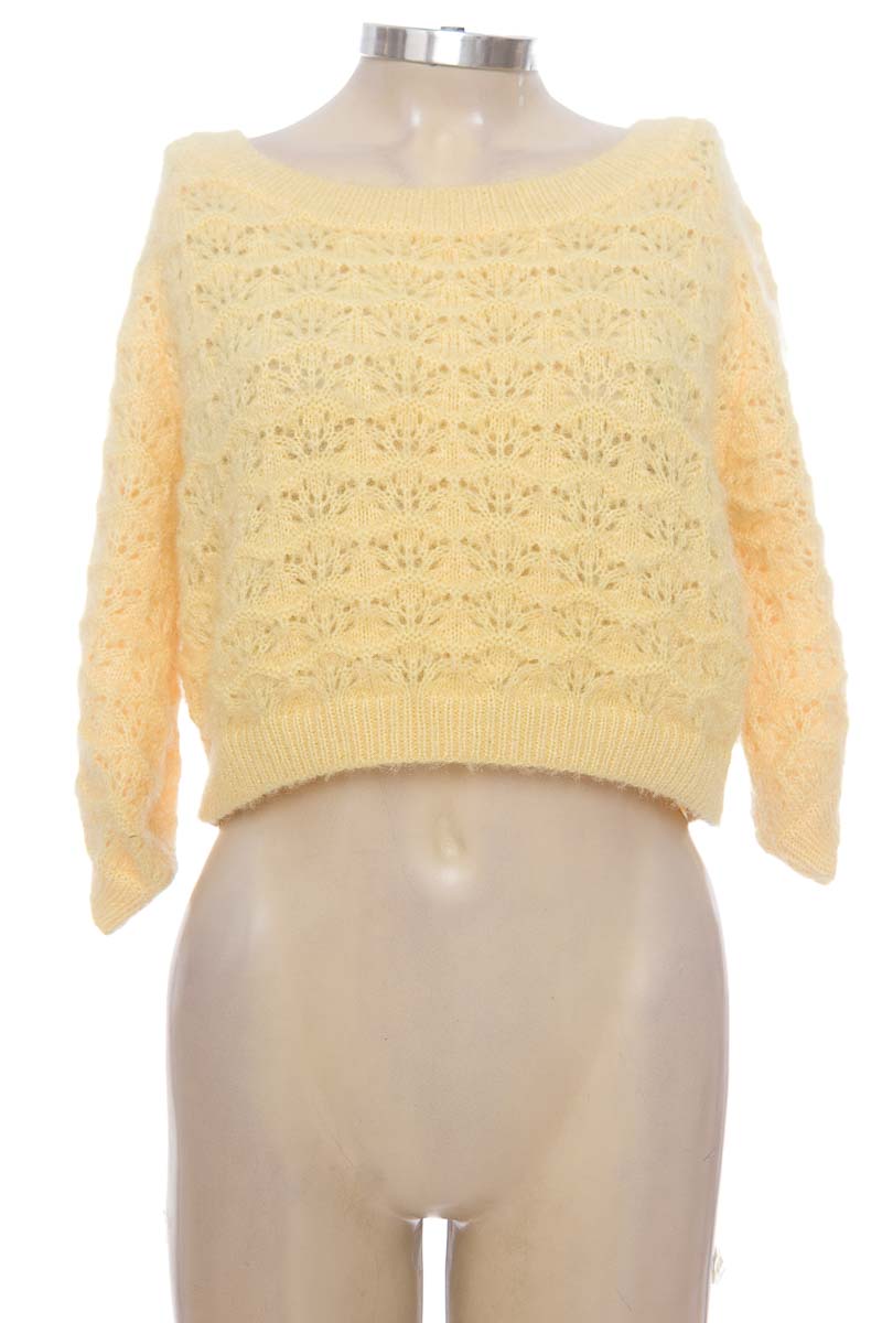 Sweater color Amarillo - Closeando