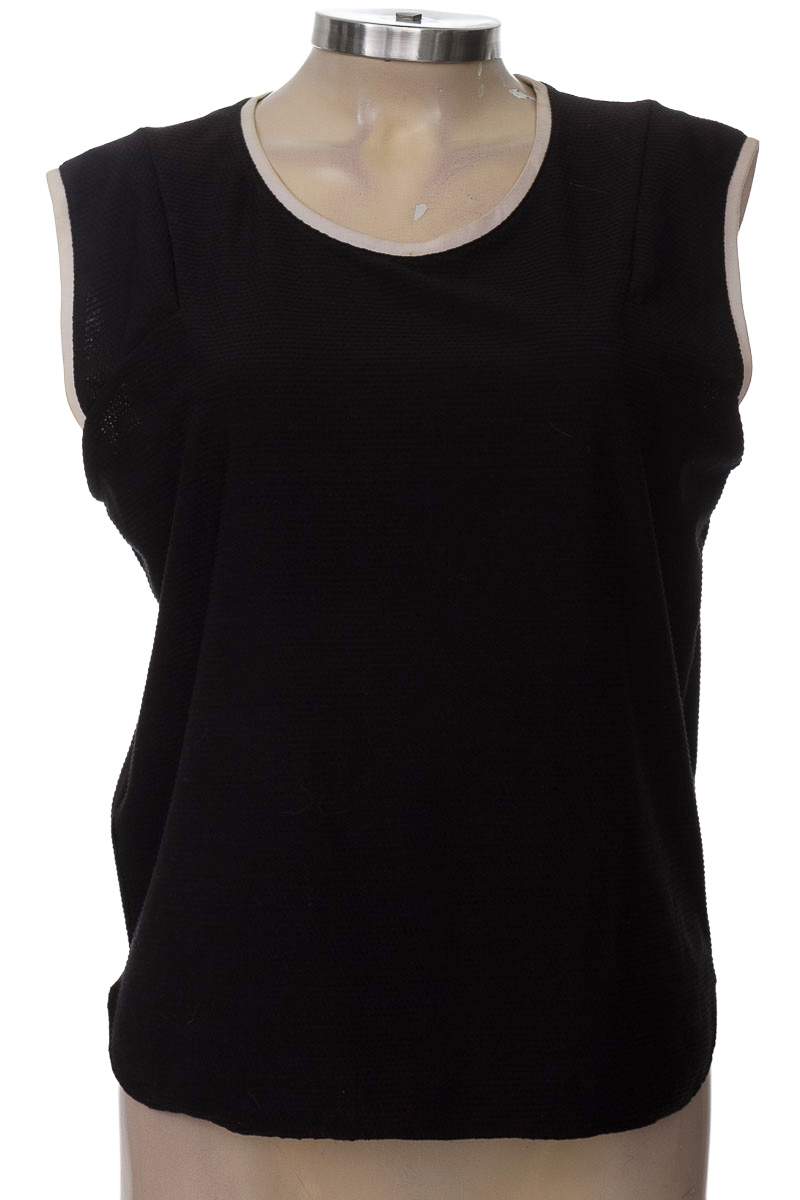 Top / Camiseta color Negro - MNG