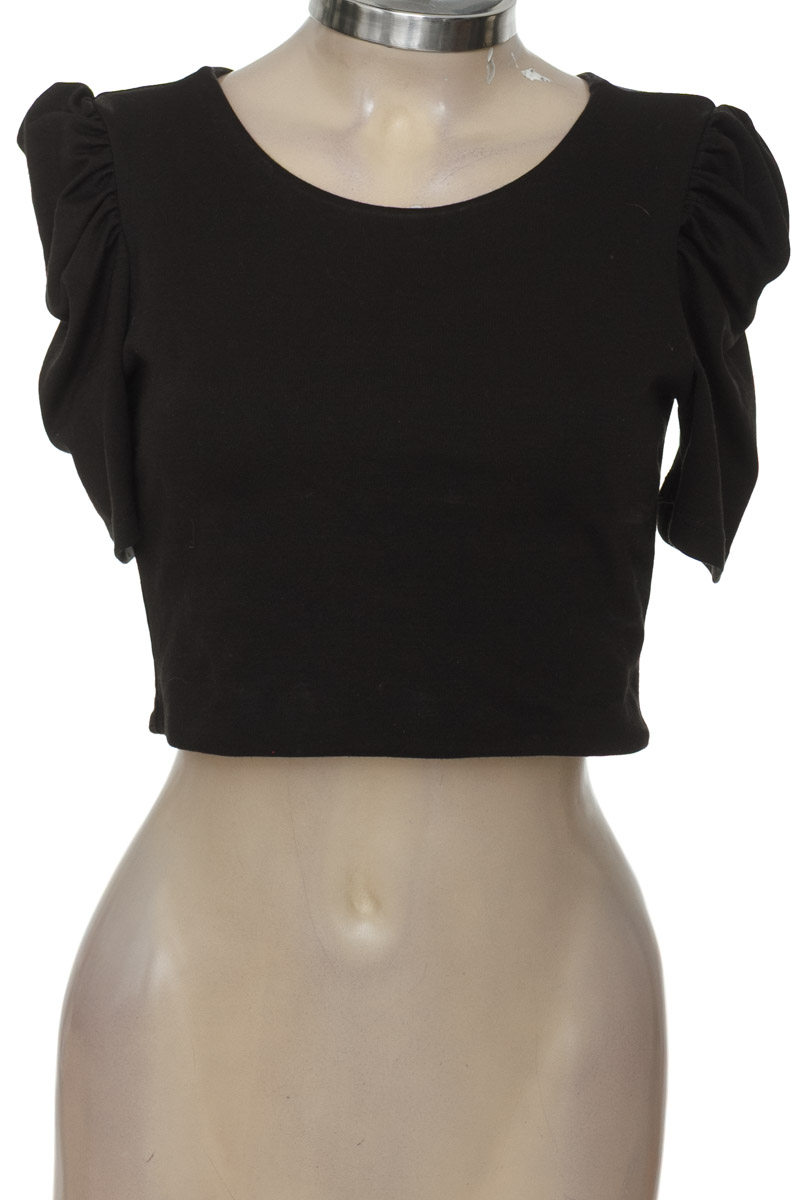 Top / Camiseta color Negro - Irreal