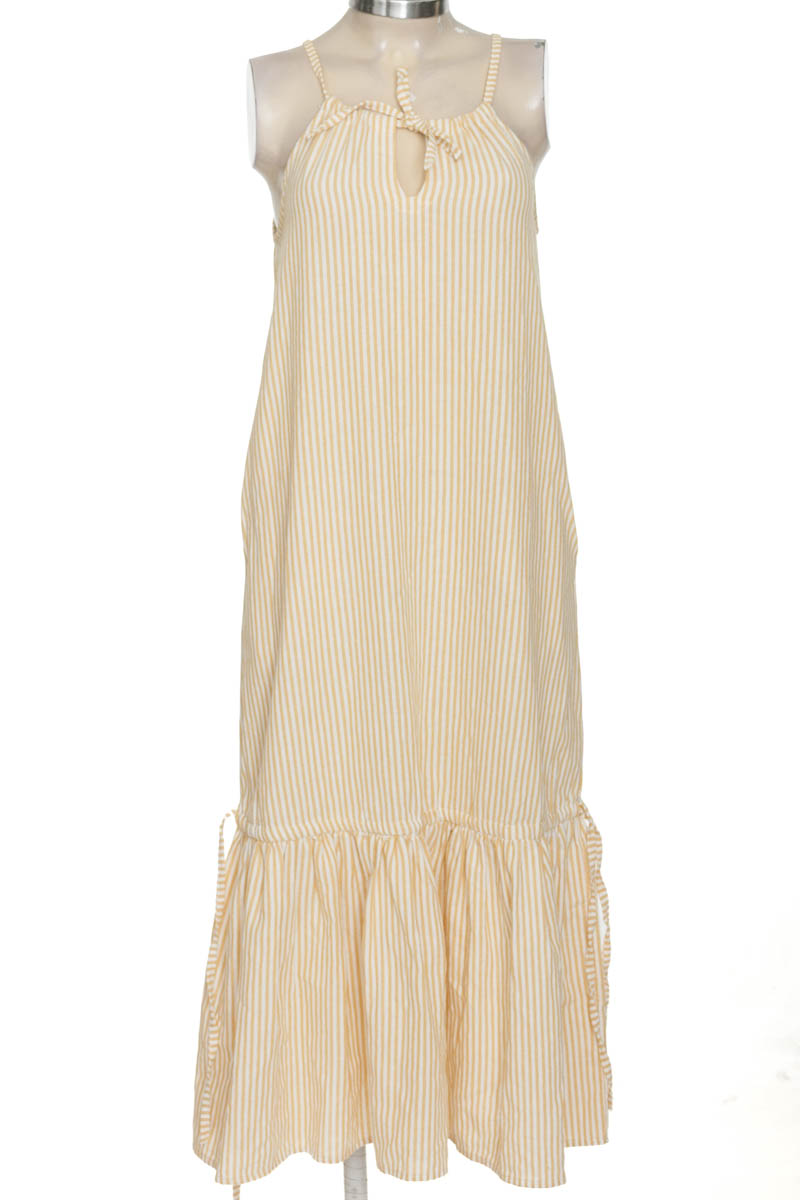 Vestido / Enterizo color Amarillo - Revie W