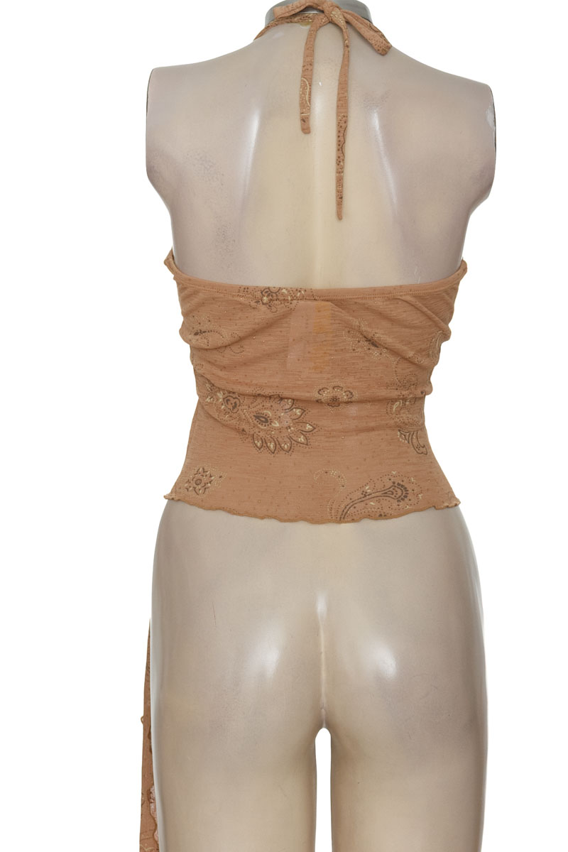 Top / Camiseta color Beige - Closeando