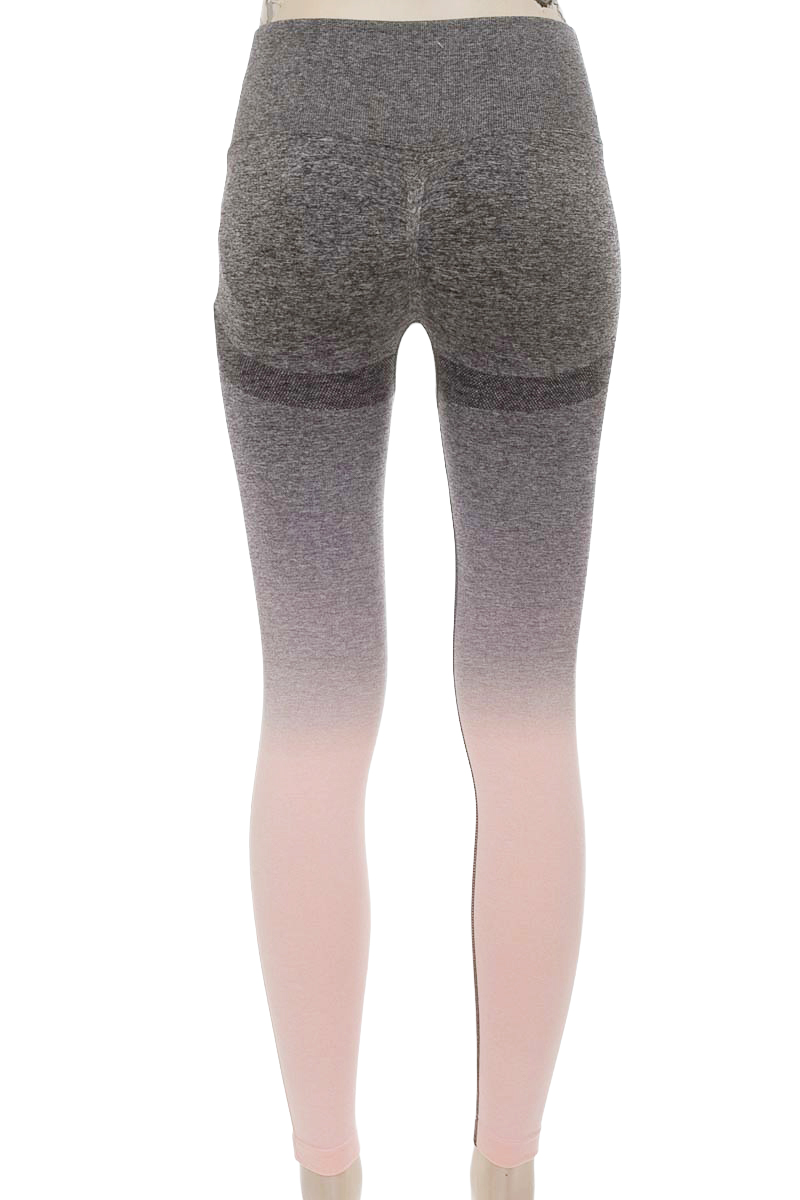 Ropa Deportiva / Salida de Baño color Gris - Closeando