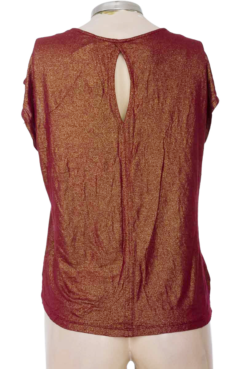 Top / Camiseta color Vinotinto - Gef