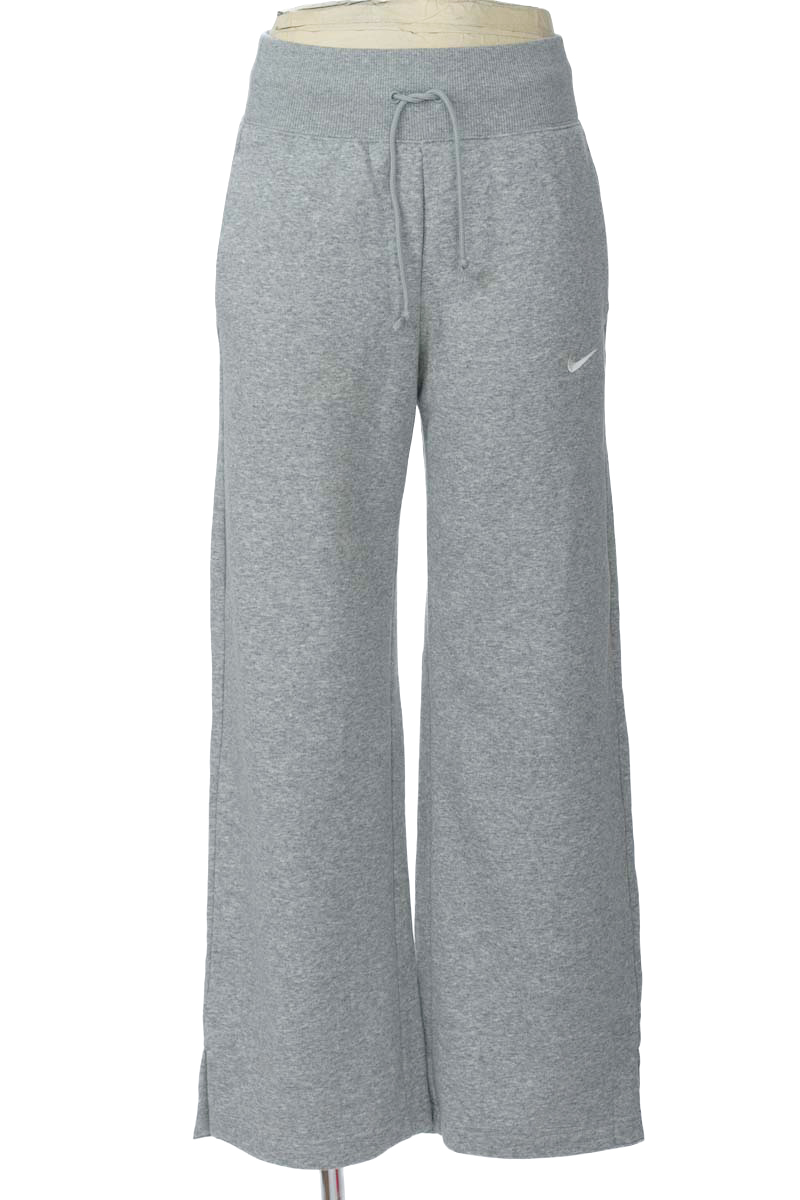 Ropa Deportiva / Salida de Baño color Gris - Nike