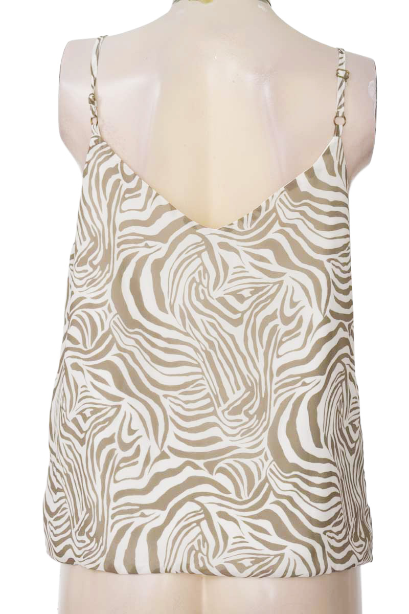 Top / Camiseta color Verde - Review