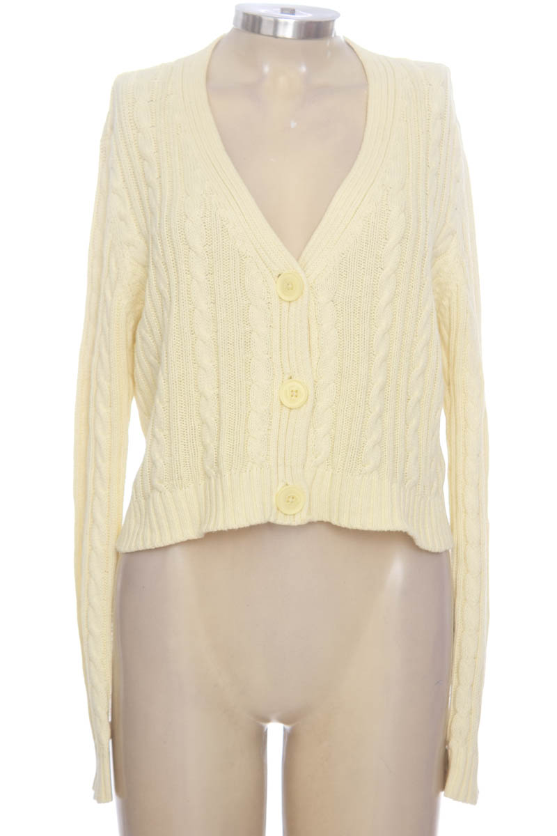 Sweater color Amarillo - estradivarius