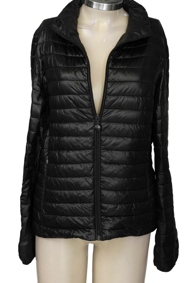 Chaqueta / Abrigo color Negro - Closeando