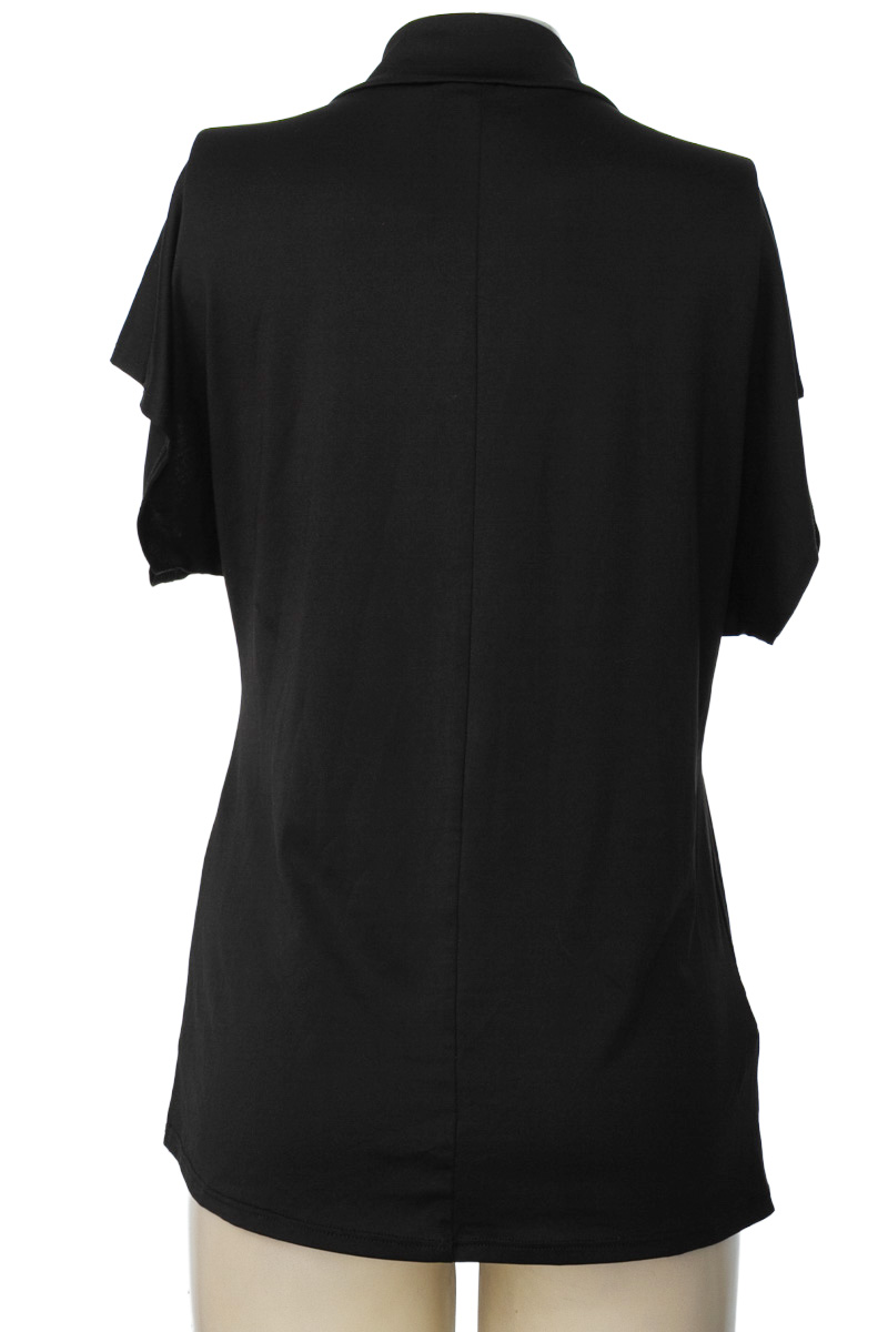 Top / Camiseta color Negro - Azzorti