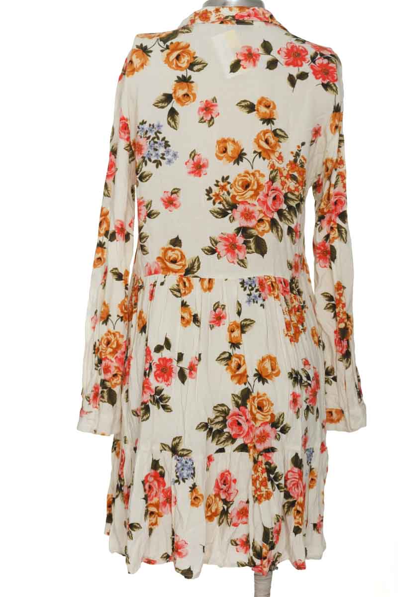 Vestido / Enterizo color Beige - Stradivarius