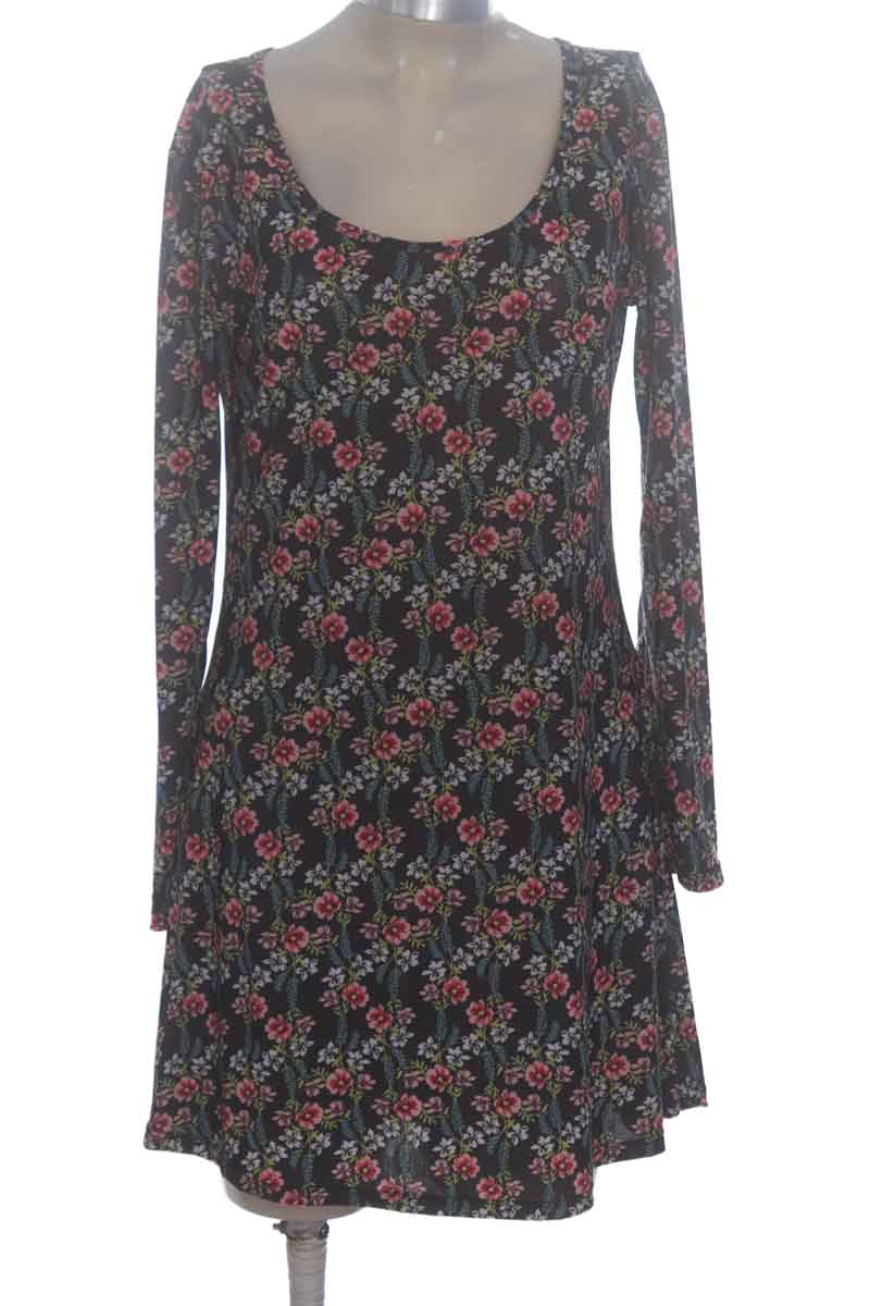 Vestido / Enterizo color Negro - Closeando