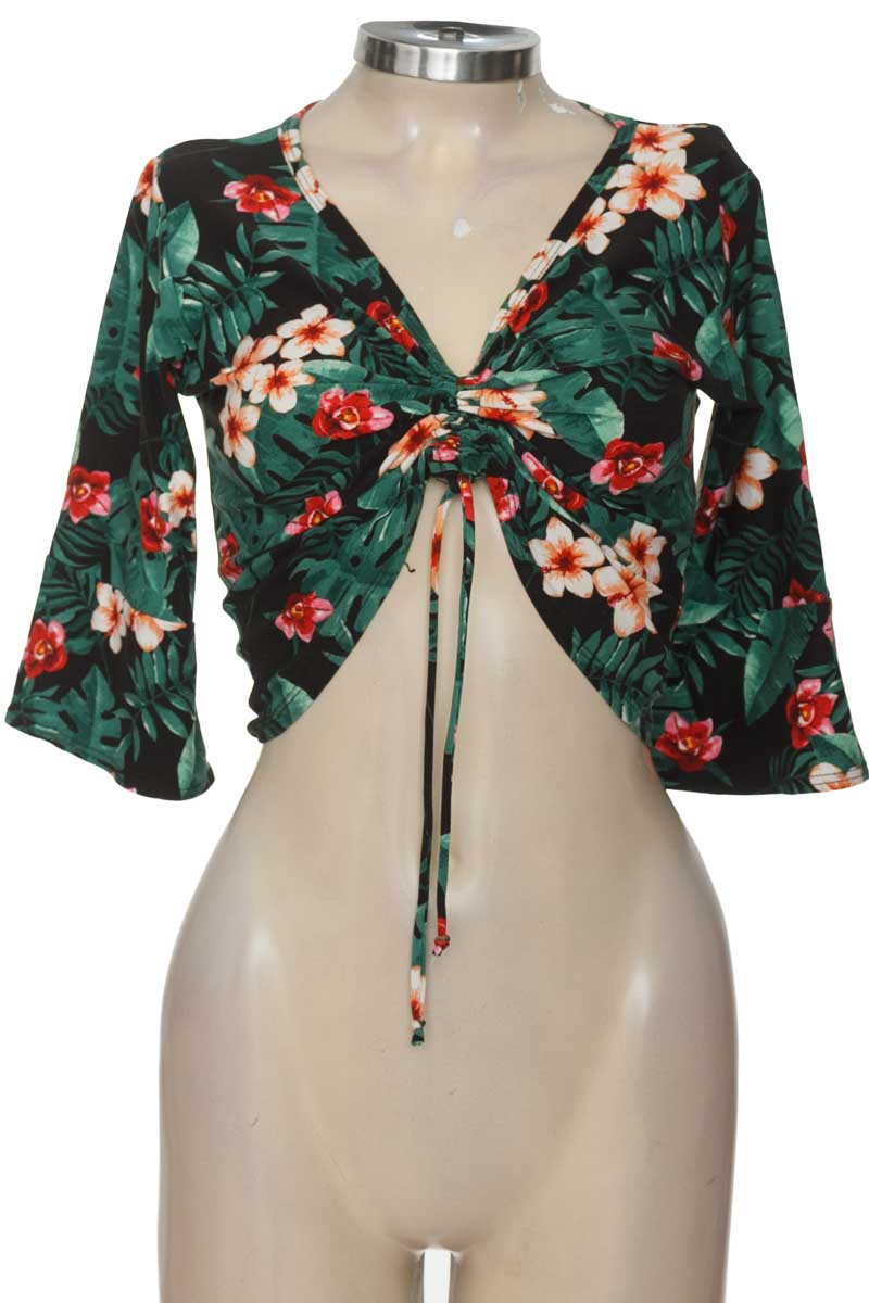 Top / Camiseta color Negro - Mistika