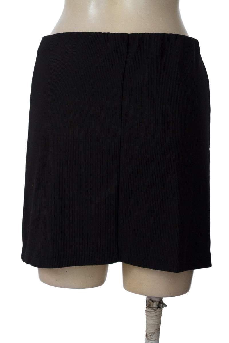 Falda color Negro - Cy.zone