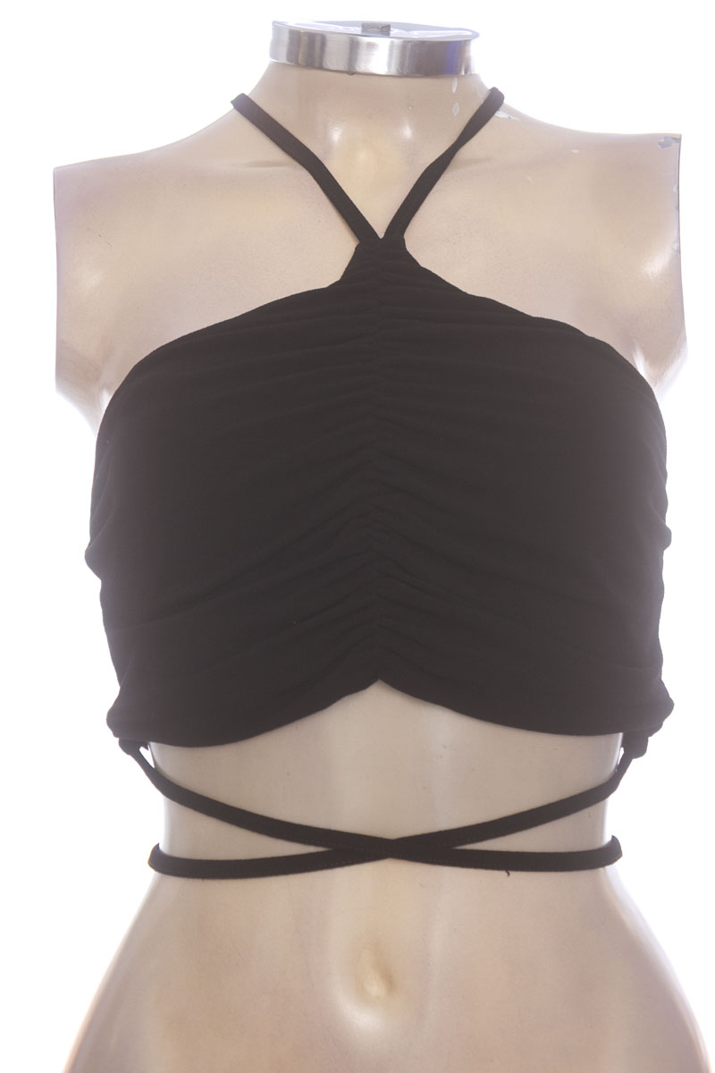 Top / Camiseta color Negro - Studio F