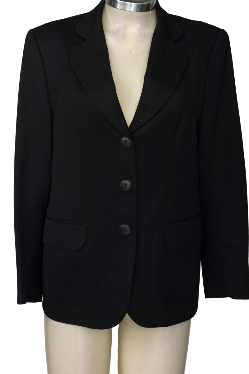 Chaqueta / Abrigo color Negro - Closeando