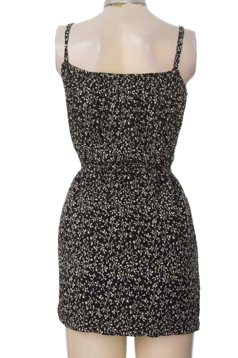 Vestido / Enterizo color Negro - Closeando