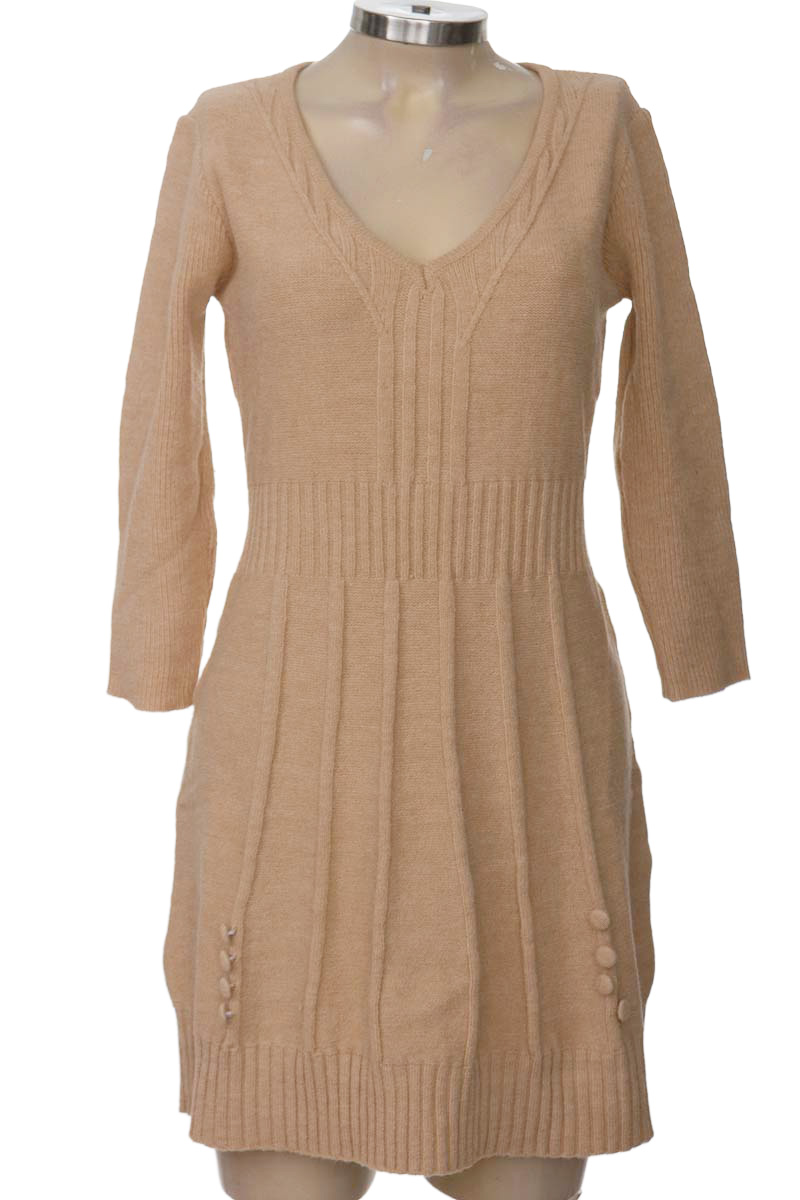 Vestido / Enterizo color Beige - Closeando