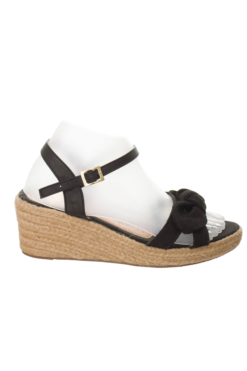 Zapatos color Negro - Bata