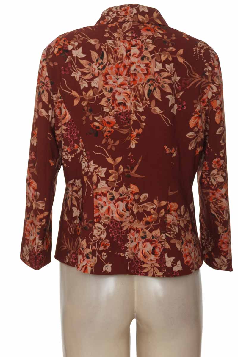 Chaqueta / Abrigo color Vinotinto - Stradivarius
