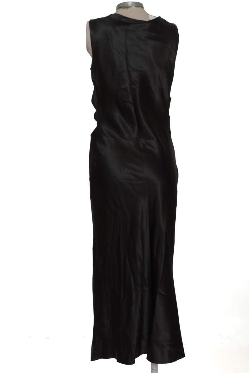 Vestido / Enterizo color Negro - Closeando