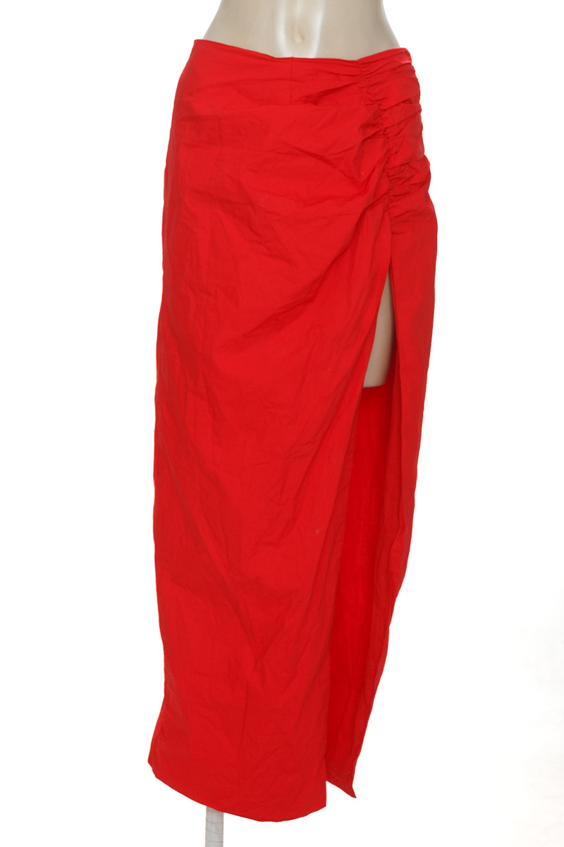 Falda color Rojo - Fashion Nova