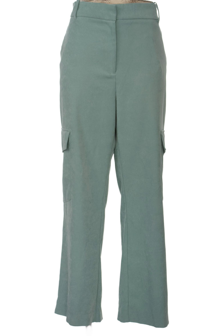 Pantalones color Verde - Zara