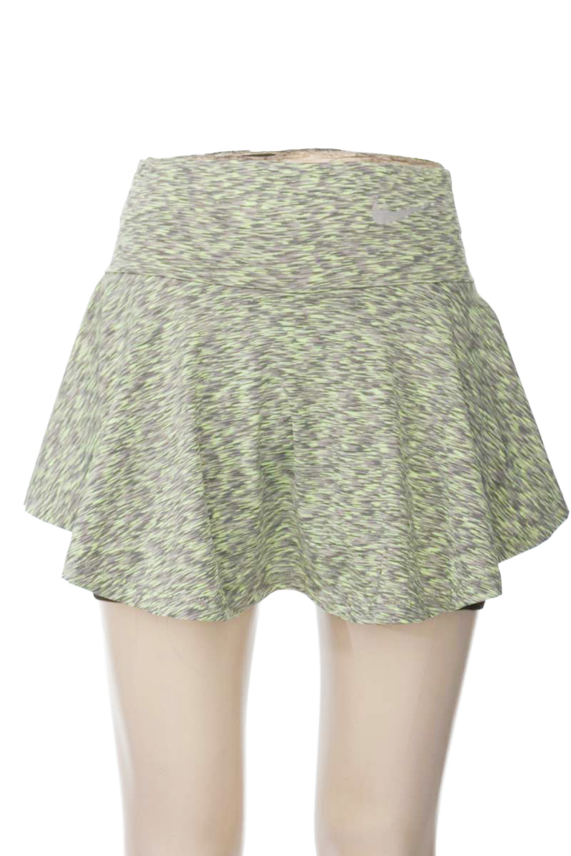 Ropa Deportiva / Salida de Baño color Verde - Closeando