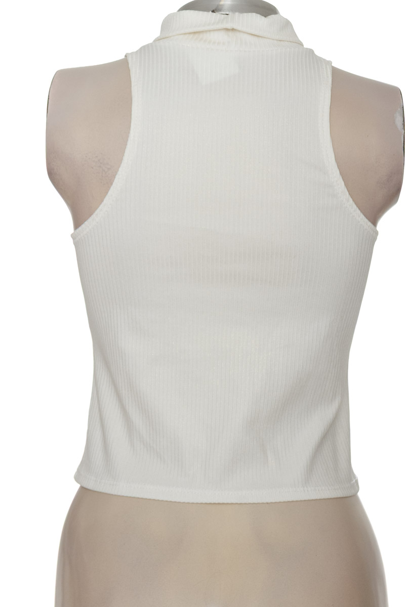 Top / Camiseta color Blanco - Closeando