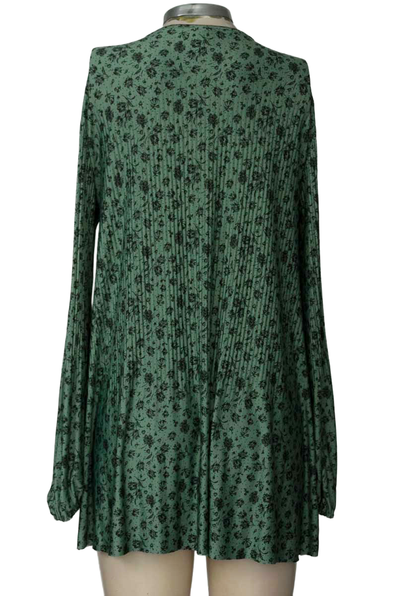 Vestido / Enterizo color Verde - Stradivarius