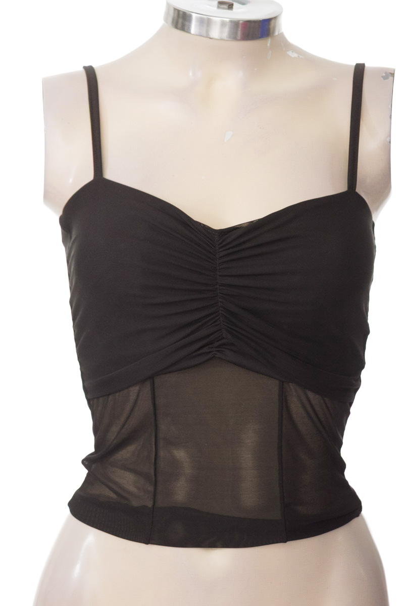 Top / Camiseta color Negro - Not so basic