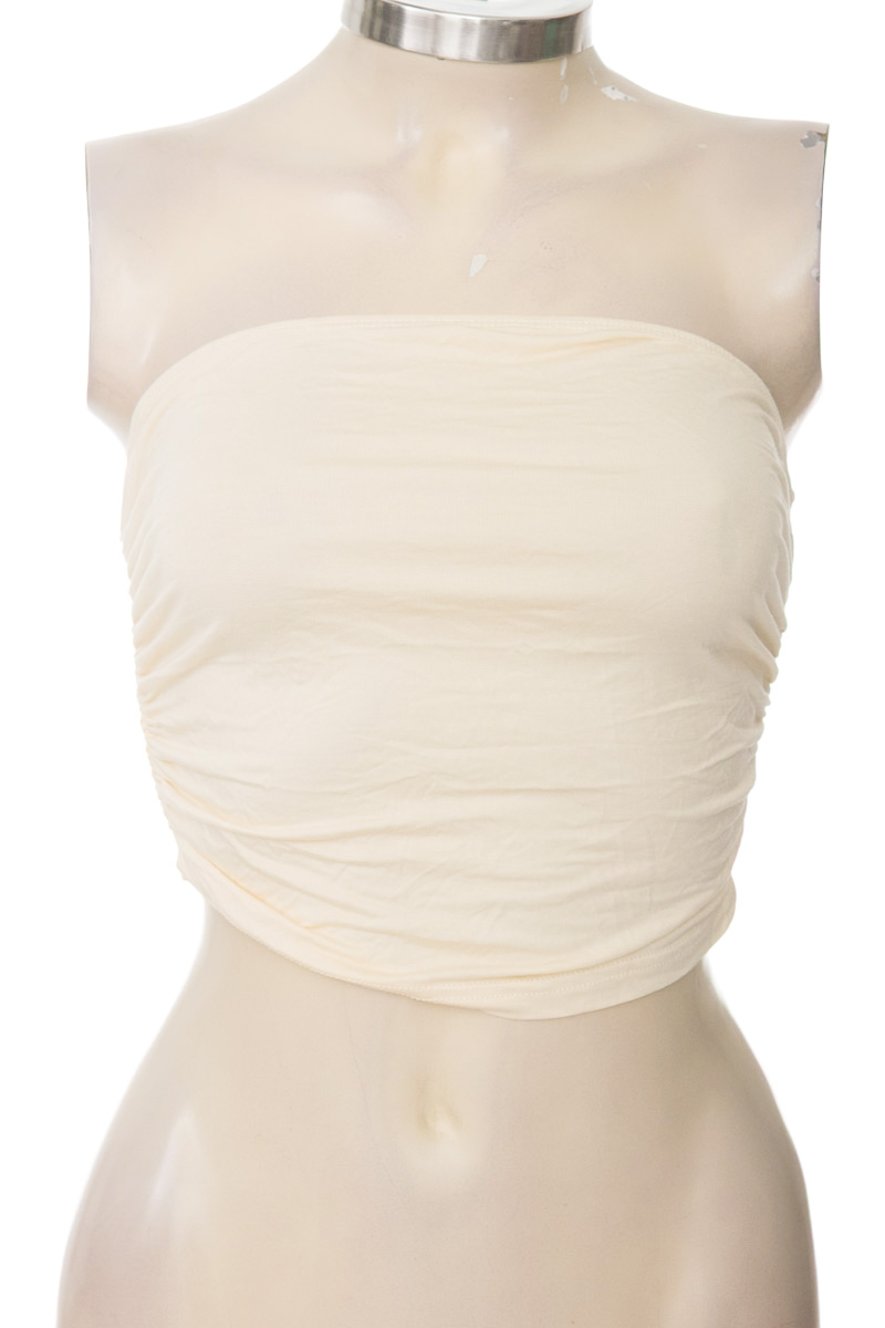 Top / Camiseta color Beige - Closeando