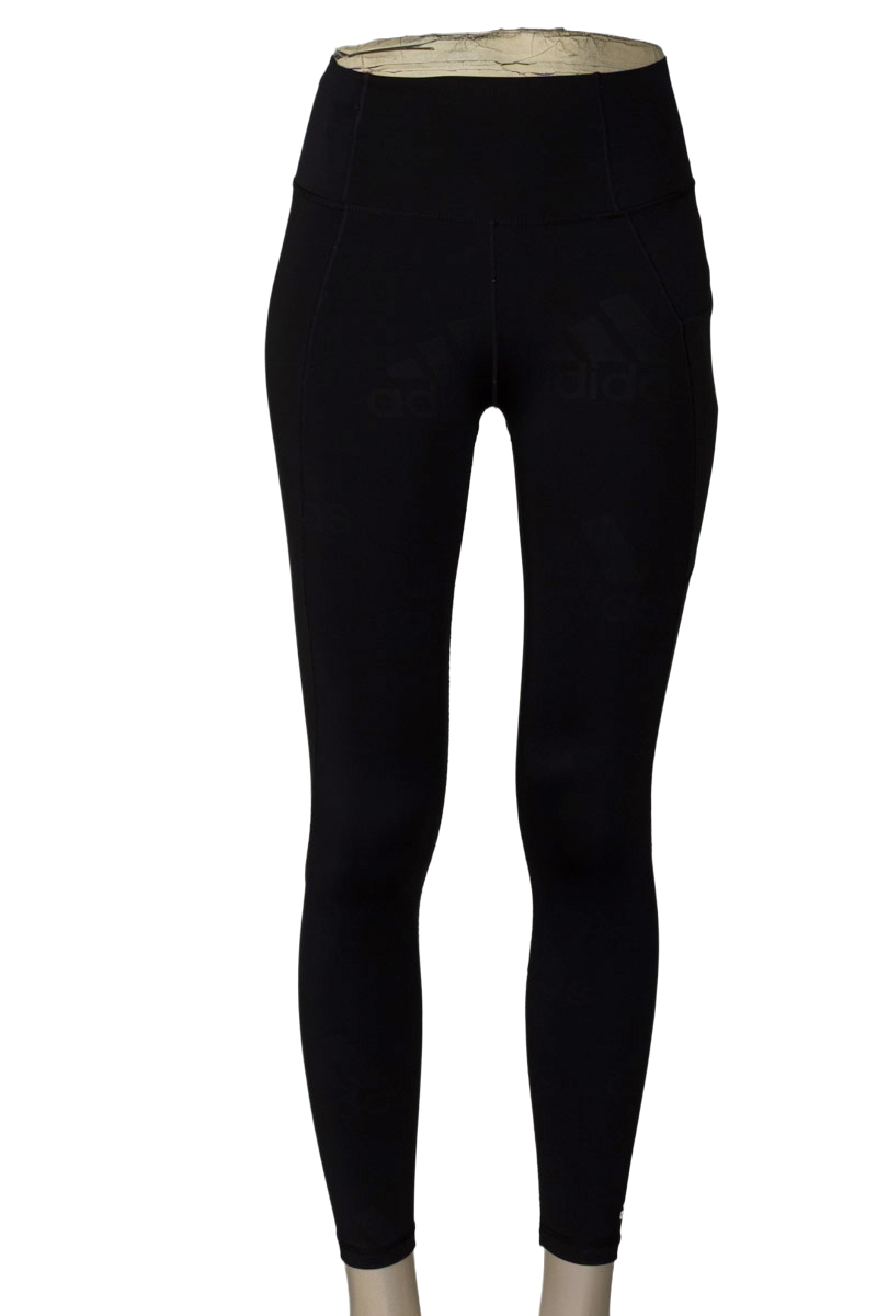 Ropa Deportiva / Salida de Baño color Negro - Adidas