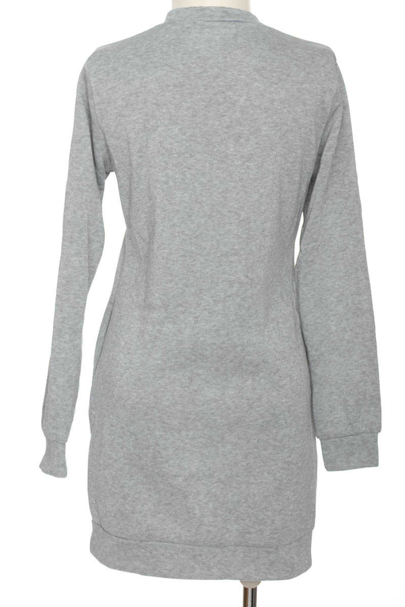 Vestido / Enterizo color Gris - Closeando