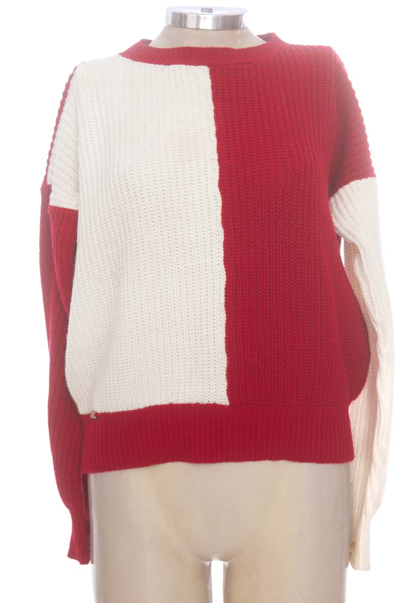 Sweater color Rojo - Closeando