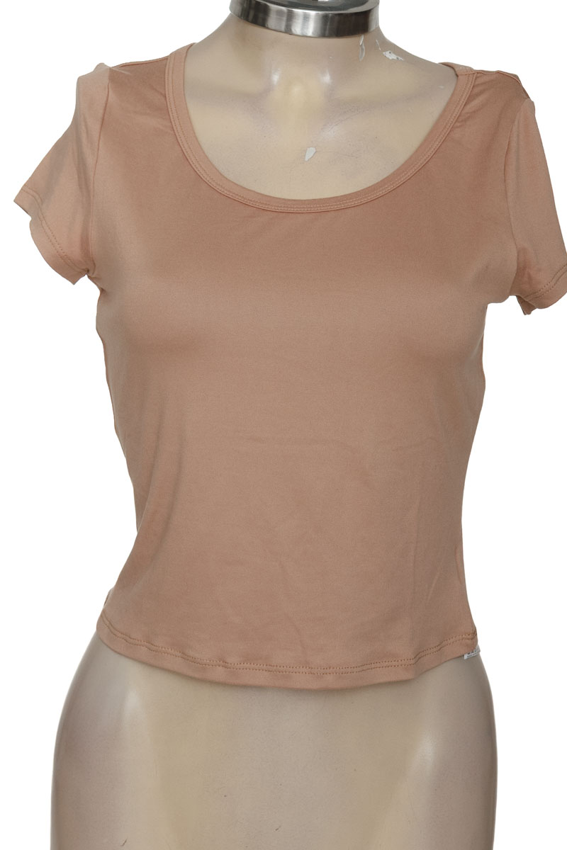 Top / Camiseta color Beige - Closeando