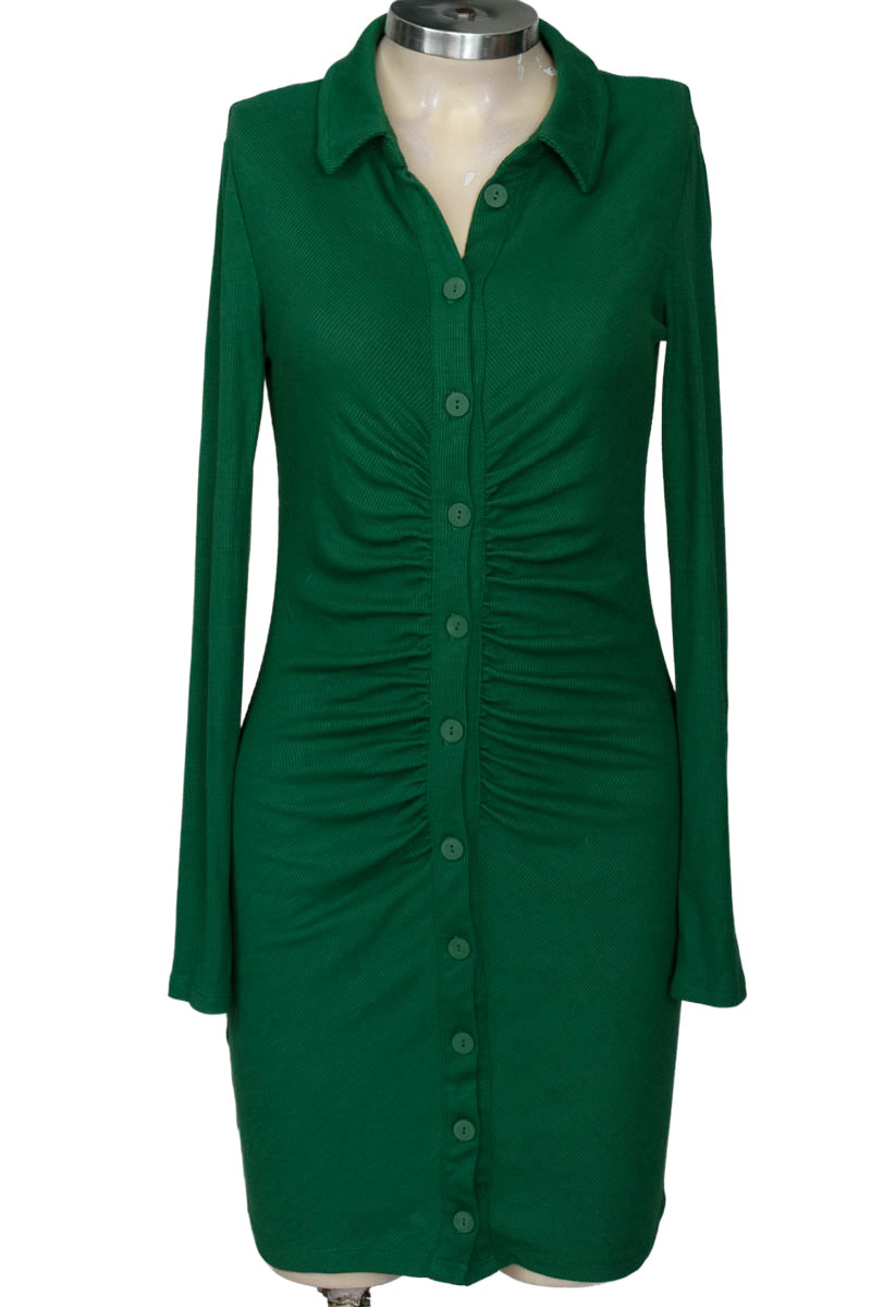 Vestido / Enterizo color Verde - Stradivarius