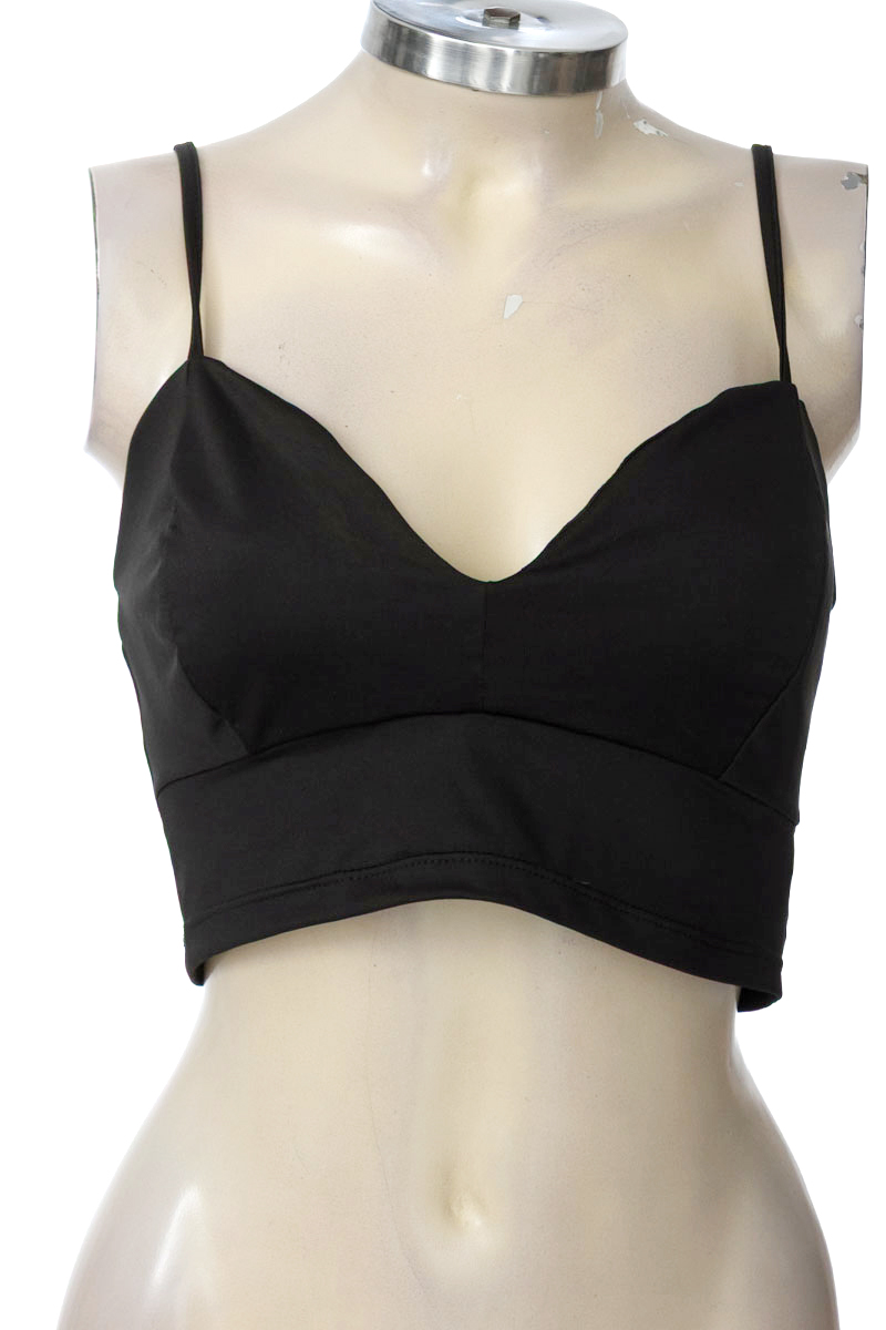 Top / Camiseta color Negro - Closeando