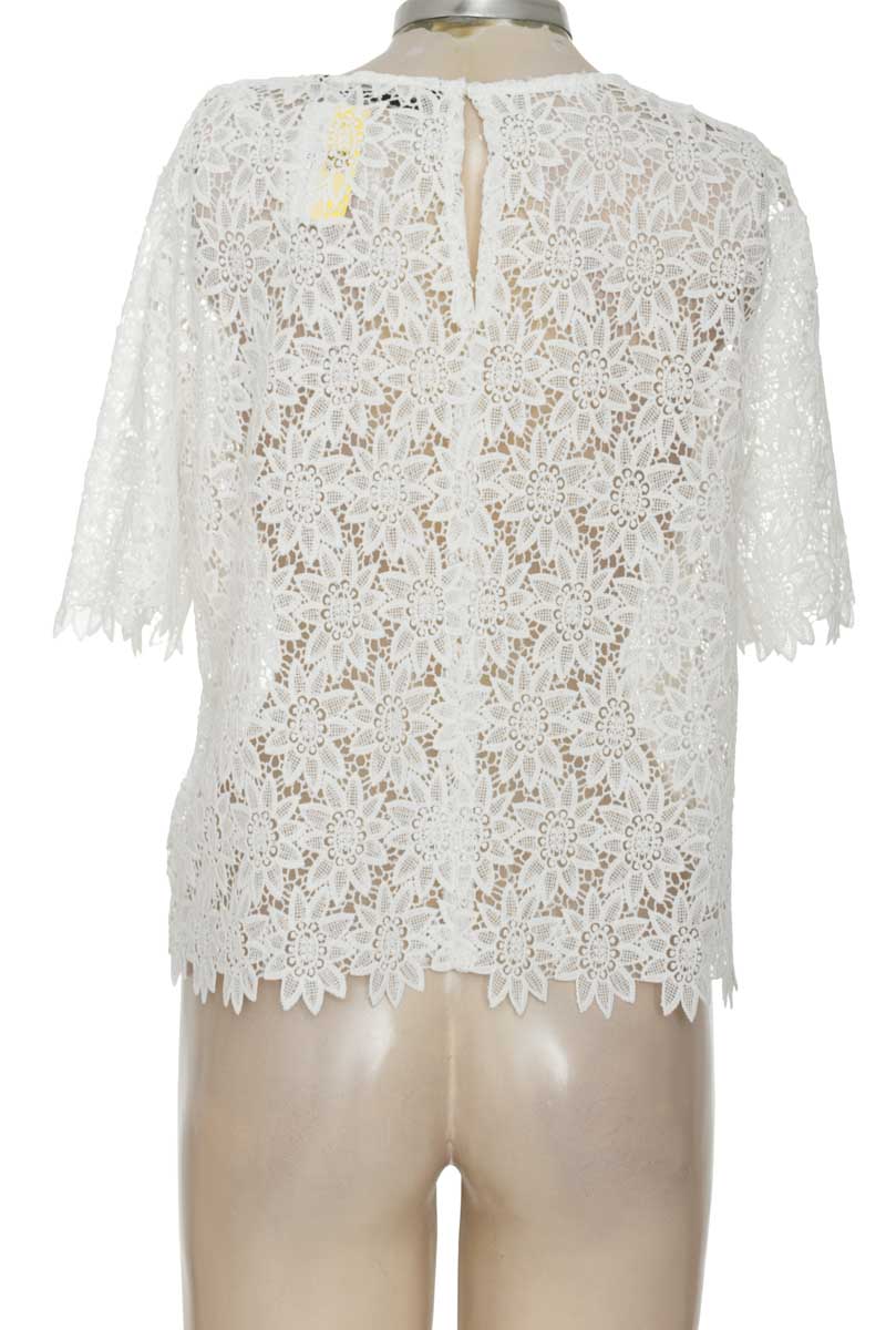 Top / Camiseta color Blanco - Zara