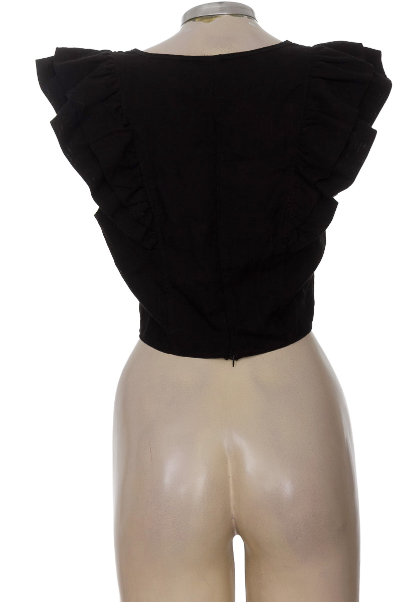 Top / Camiseta color Negro - Believe