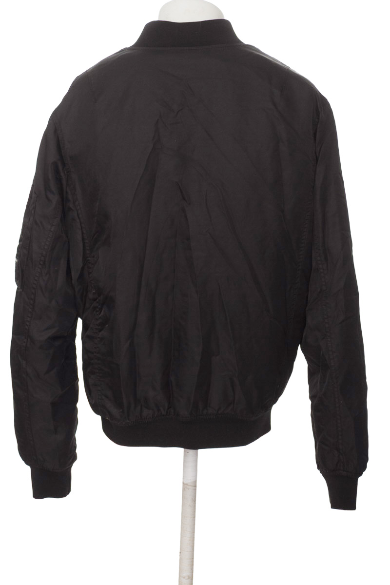 Chaqueta color Negro - Pull & Bear