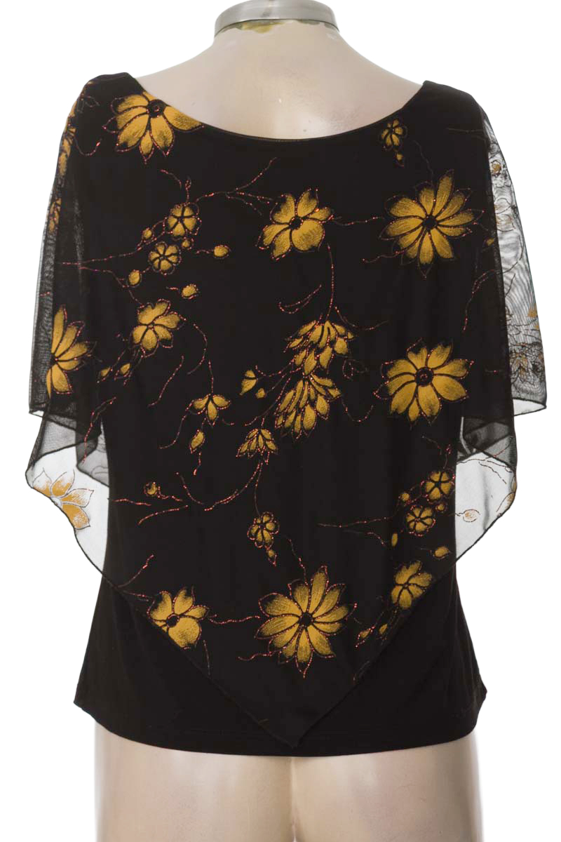 Top / Camiseta color Negro - LOLLOL