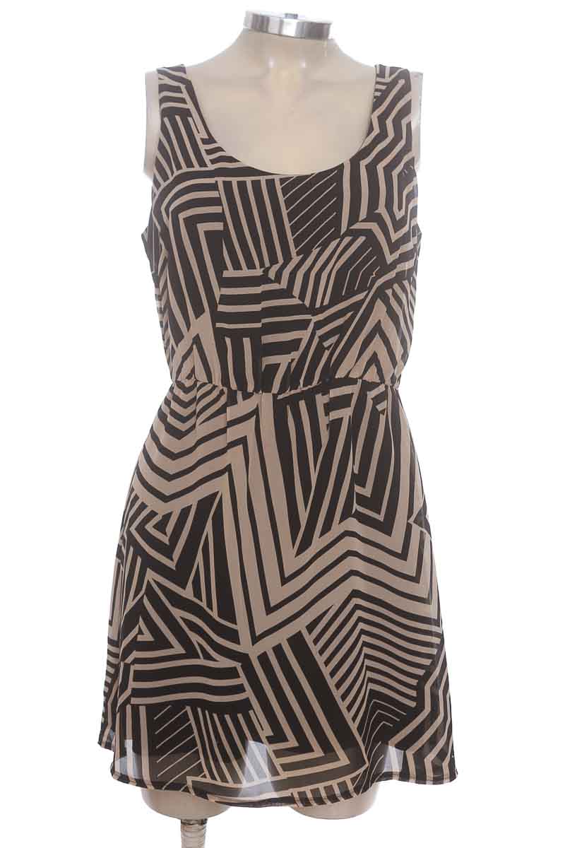 Vestido / Enterizo color Beige - Basement