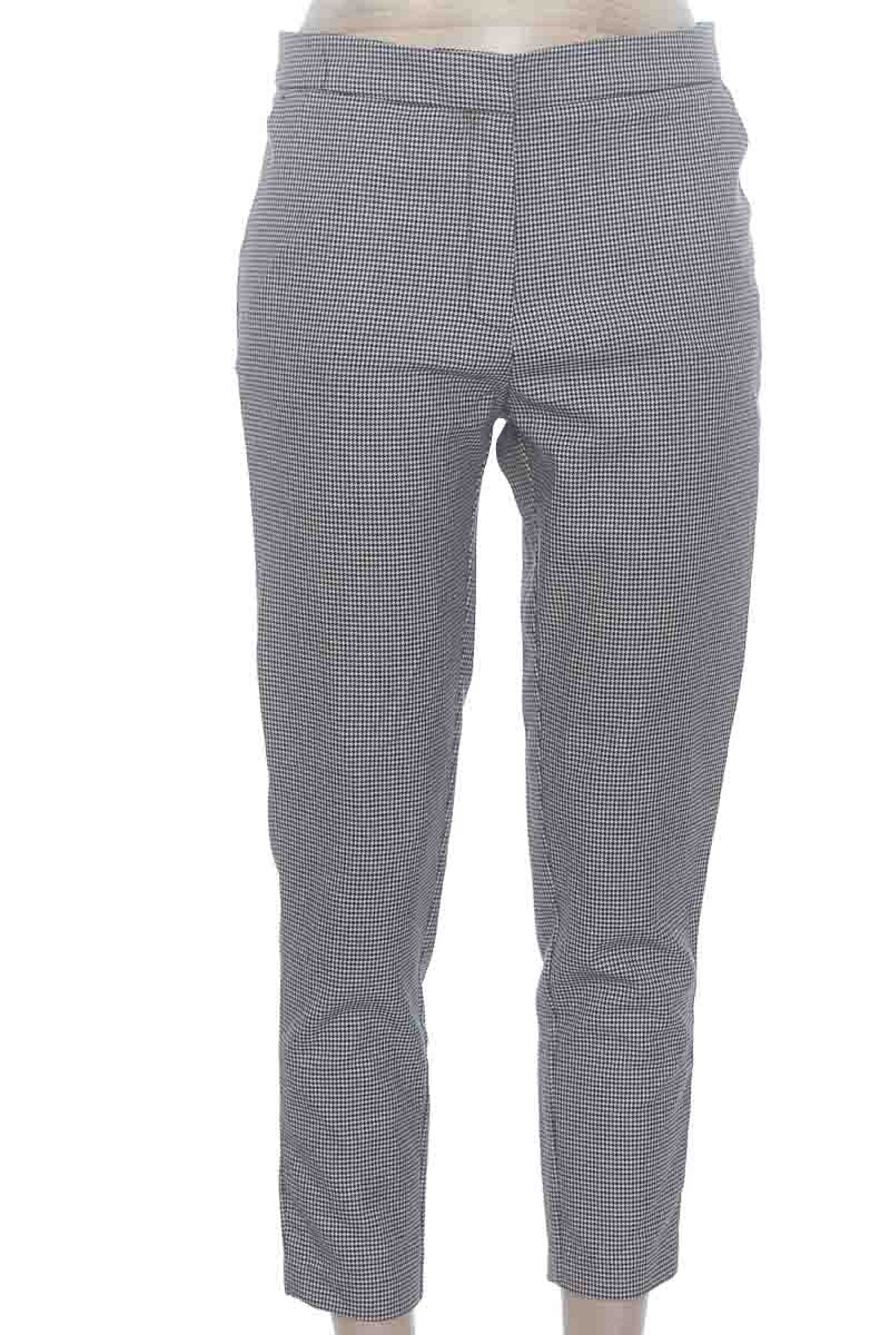 Pantalones color Gris - MNG