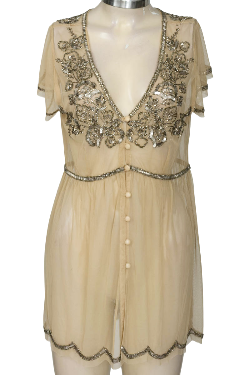 Vestido / Enterizo color Beige - Closeando