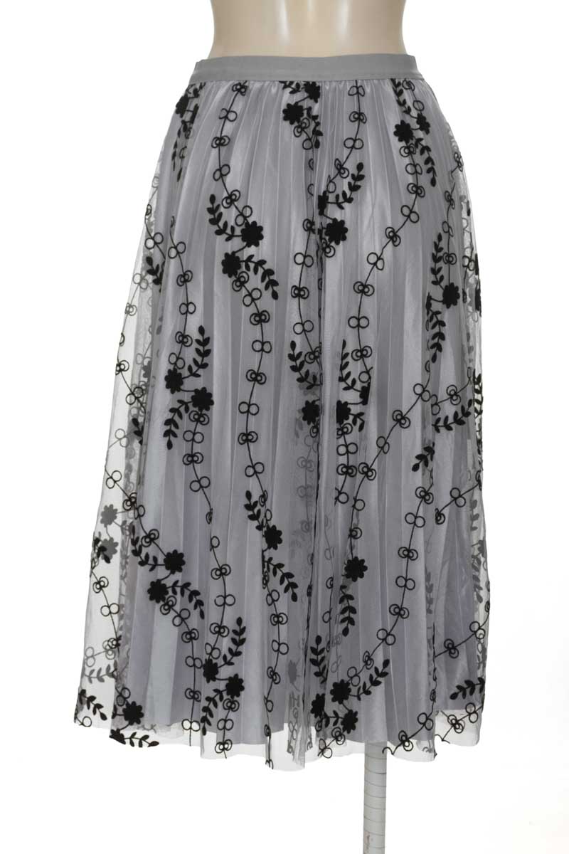 Falda color Gris - Closeando