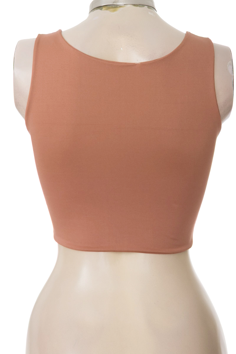 Top / Camiseta color Café - Closeando