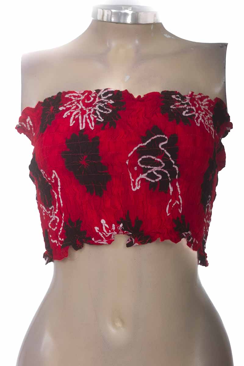 Top / Camiseta color Rojo - Closeando